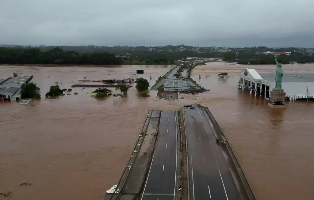 Estradas alagadas-pontesquebradas